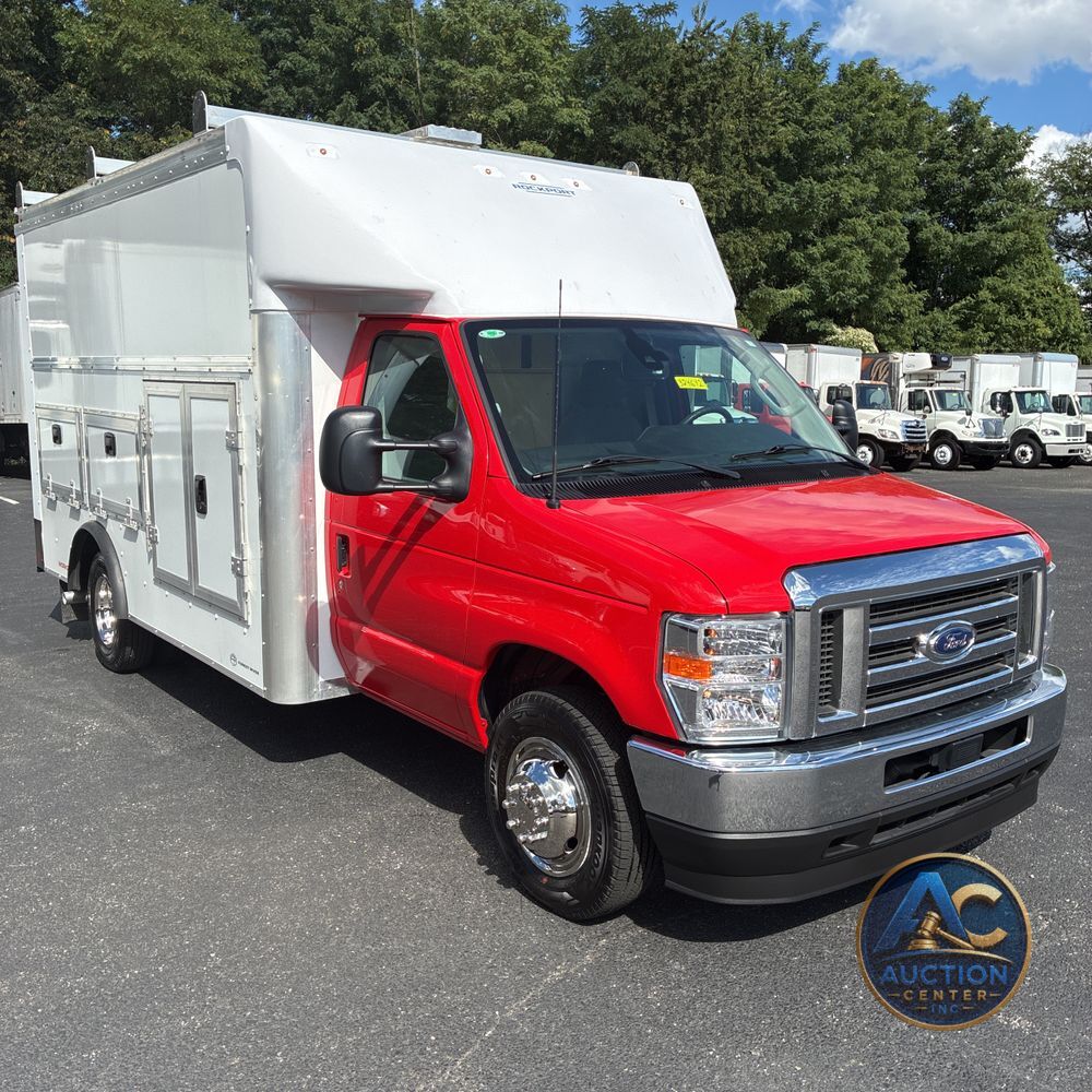 2025 Ford Commercial Vans E350