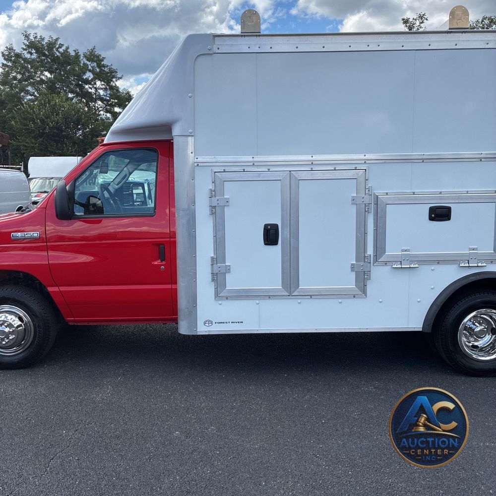 2025 Ford Commercial Vans E350