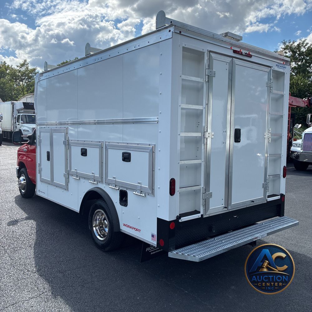 2025 Ford Commercial Vans E350