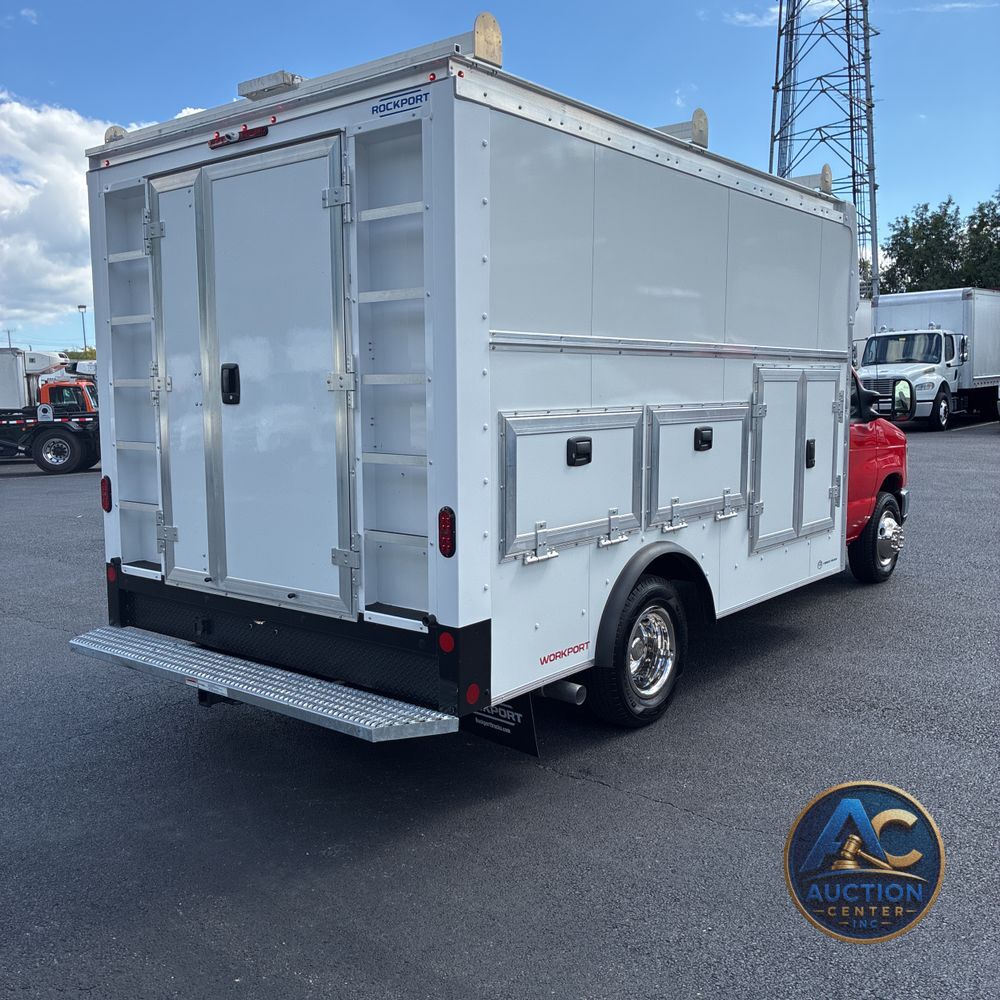 2025 Ford Commercial Vans E350