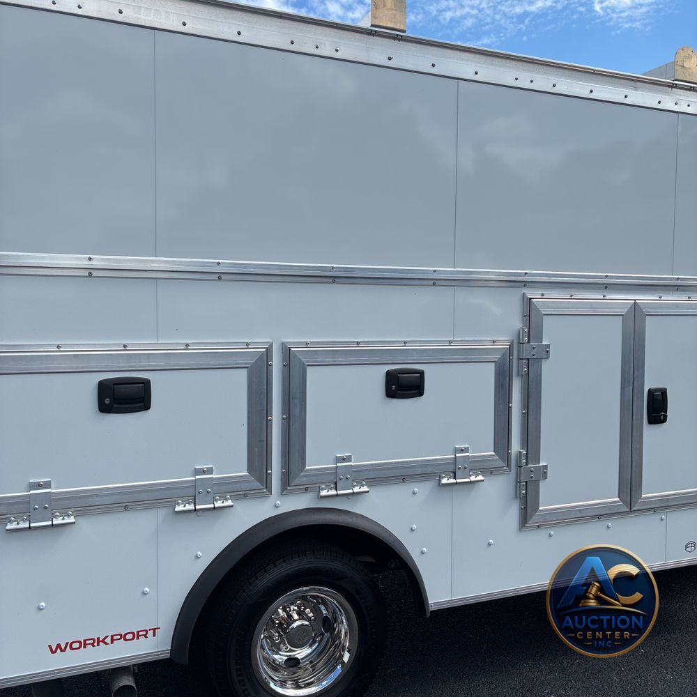 2025 Ford Commercial Vans E350