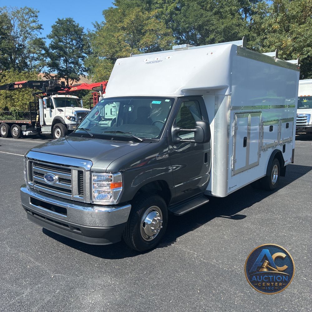 2025 Ford Commercial Vans E450