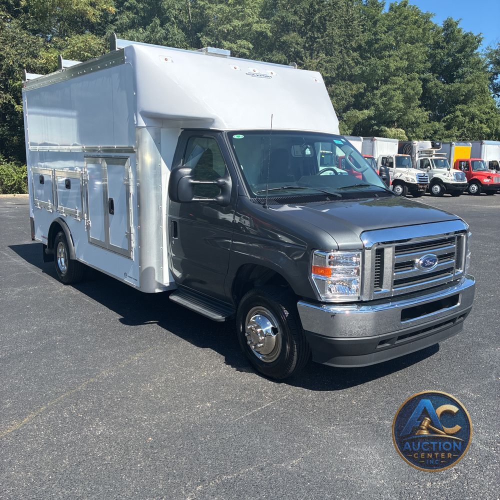 2025 Ford Commercial Vans E450