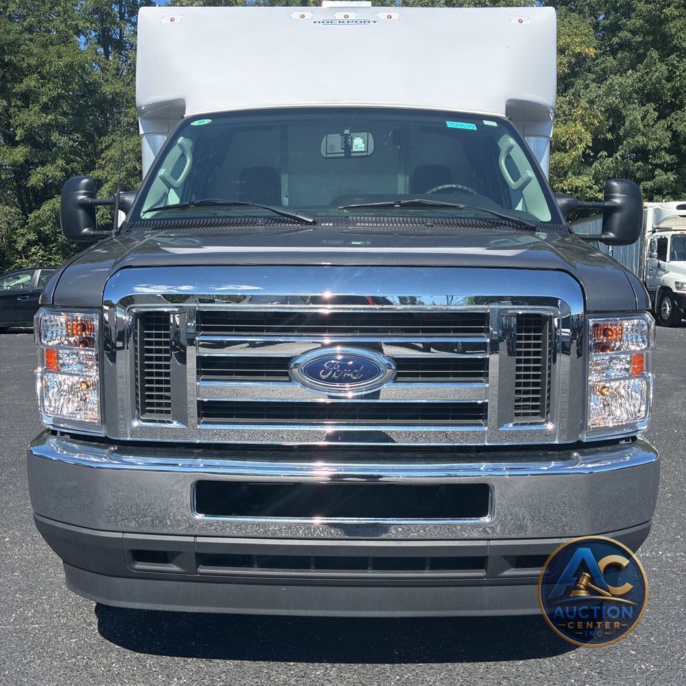 2025 Ford Commercial Vans E450