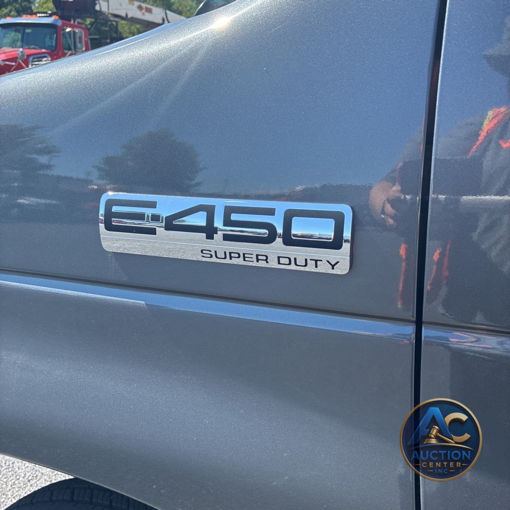 2025 Ford Commercial Vans E450