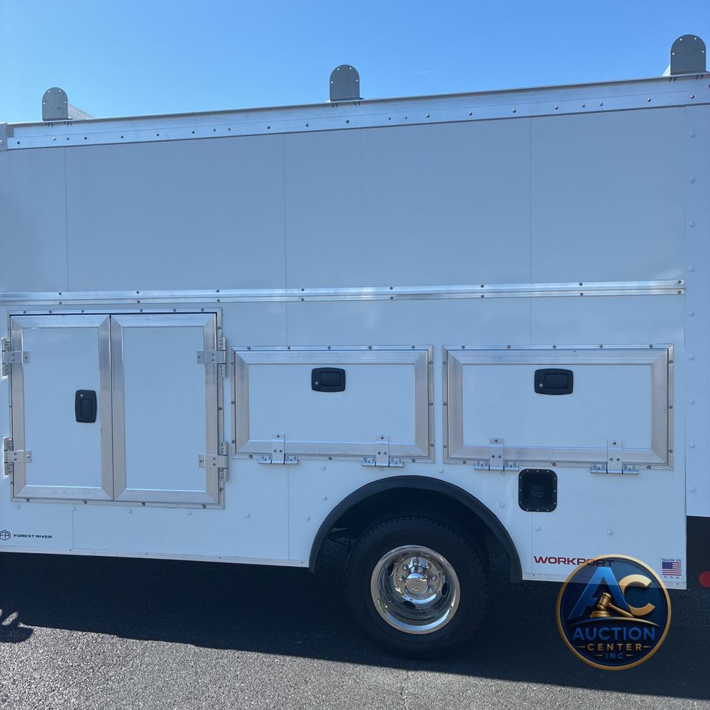 2025 Ford Commercial Vans E450