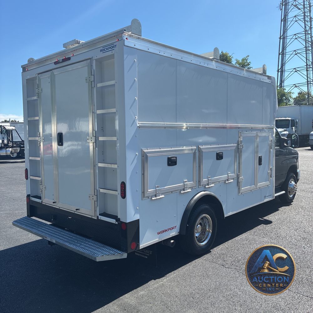 2025 Ford Commercial Vans E450
