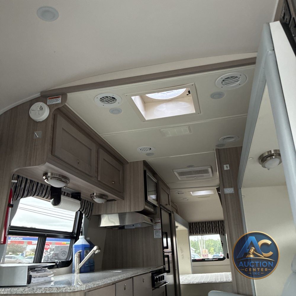 2022 Ford Commercial Vans E450