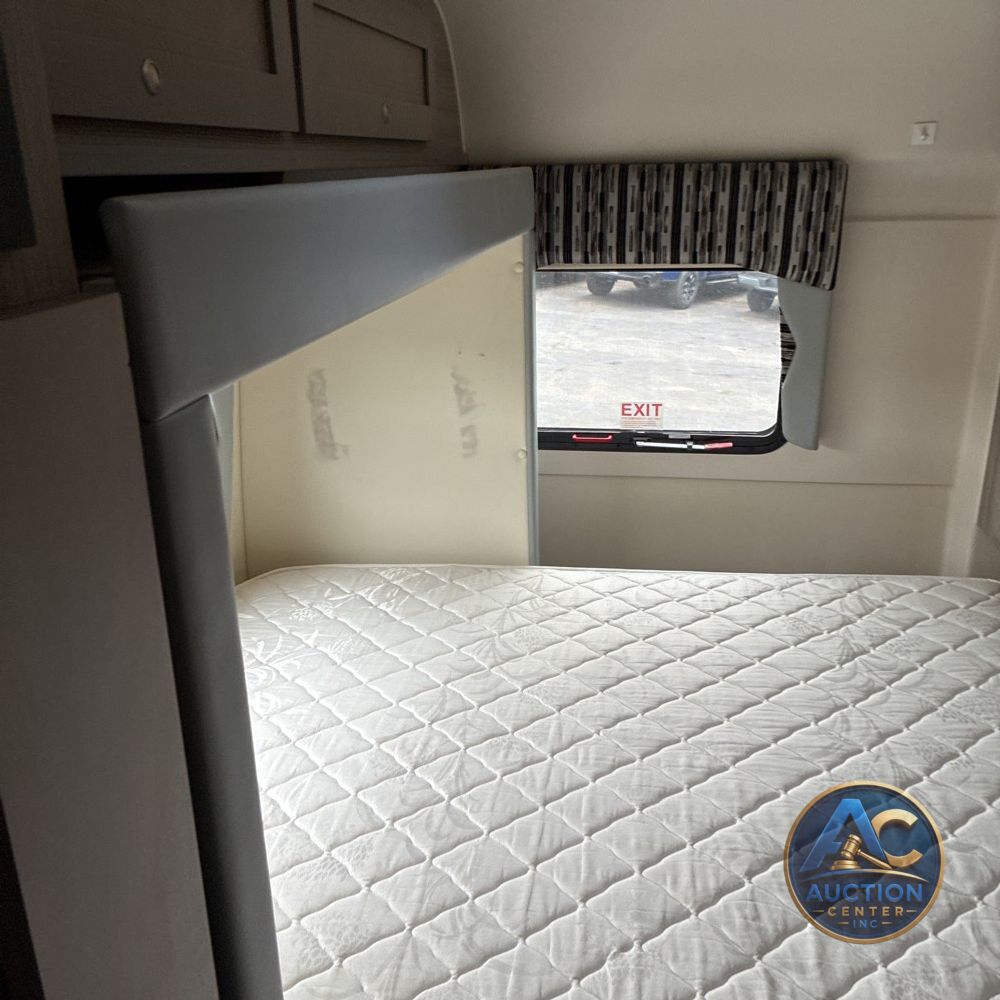 2022 Ford Commercial Vans E450