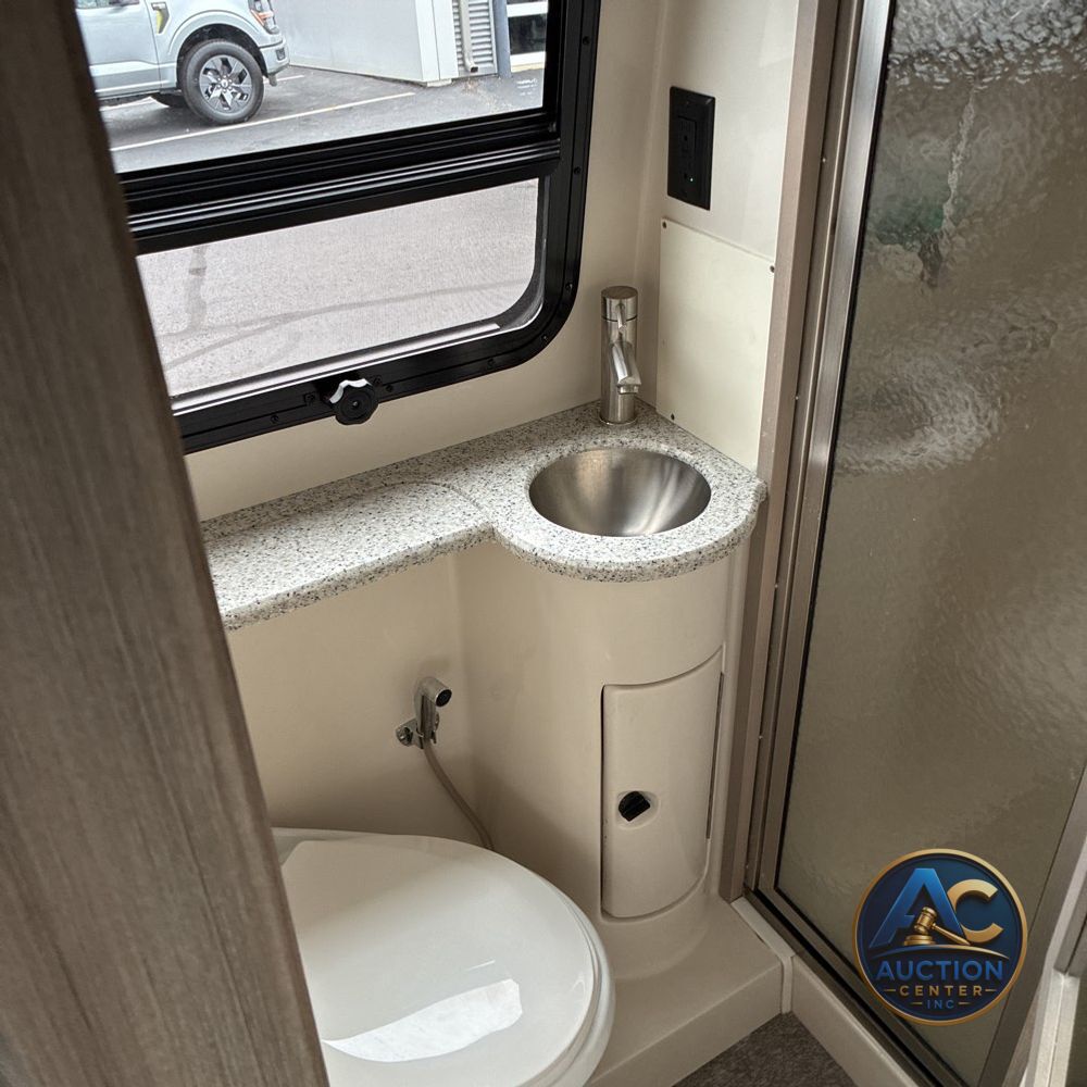 2022 Ford Commercial Vans E450