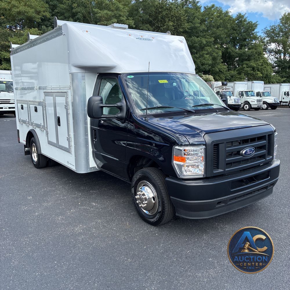 2025 Ford Commercial Vans E450