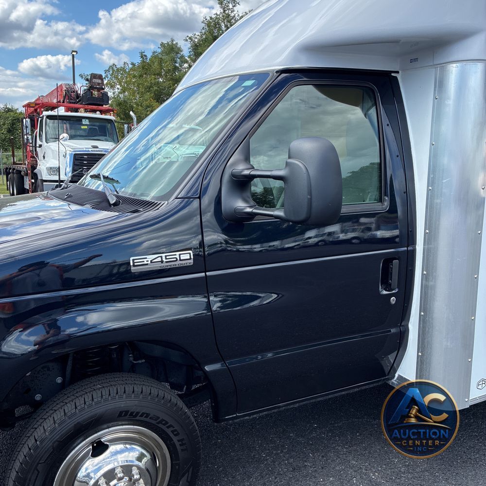 2025 Ford Commercial Vans E450