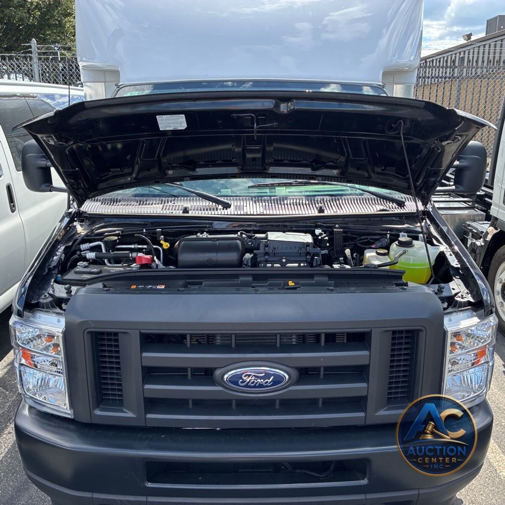 2025 Ford Commercial Vans E450