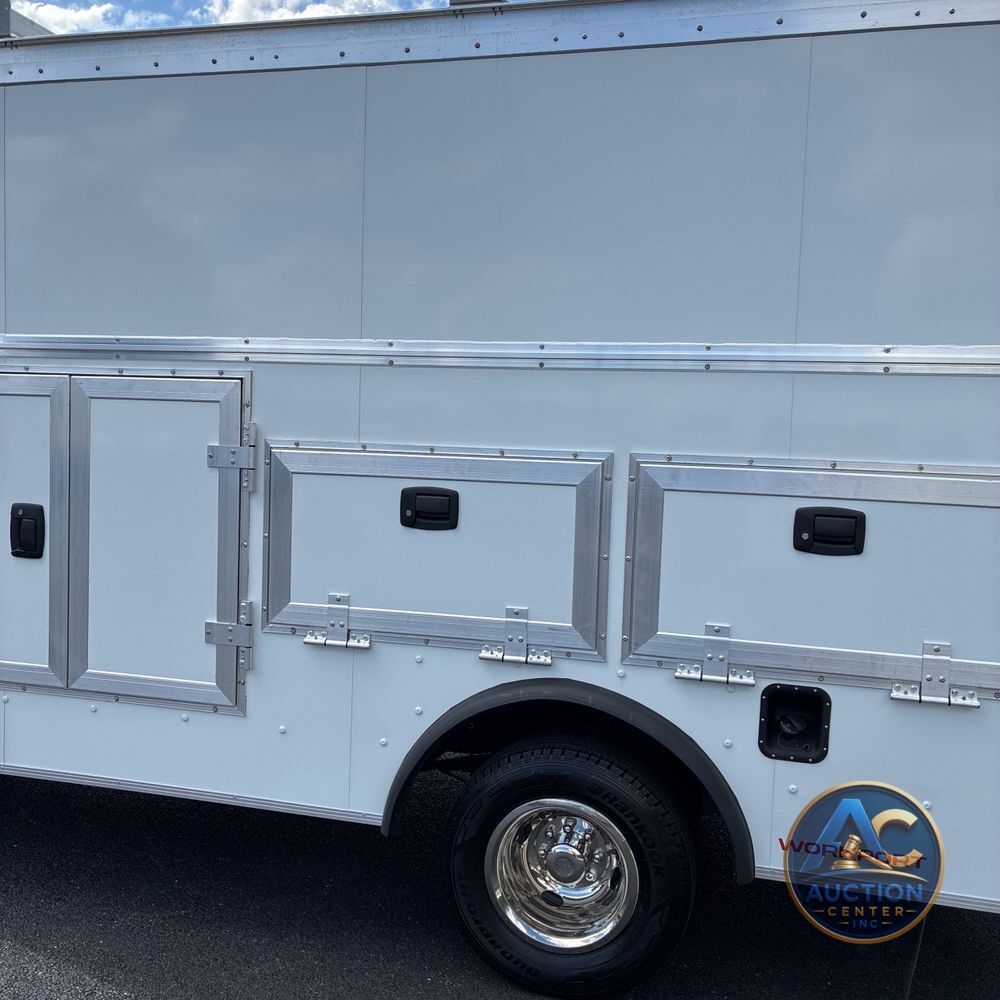 2025 Ford Commercial Vans E450
