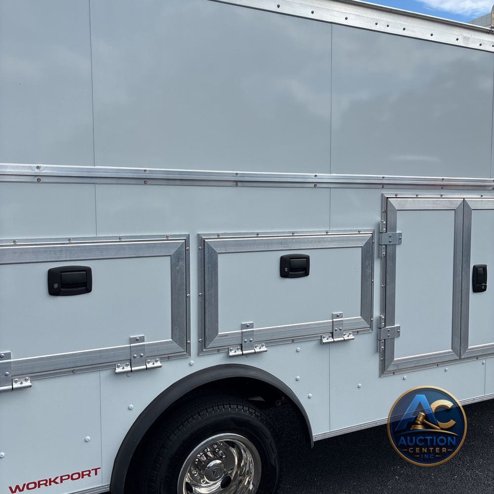 2025 Ford Commercial Vans E450