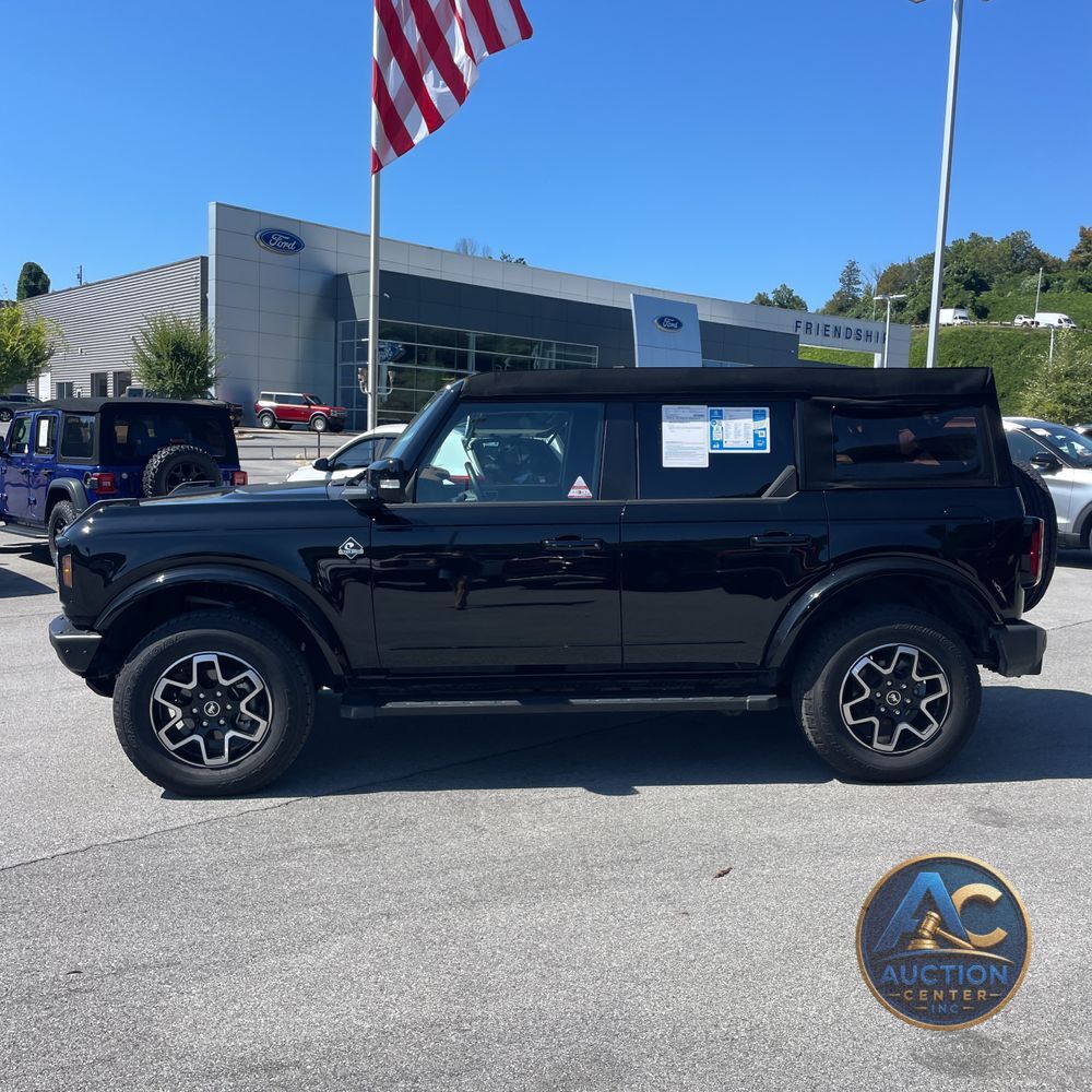 2024 Ford Bronco Outer Banks