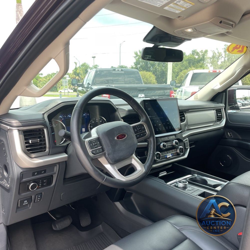 2024 Ford Expedition XLT