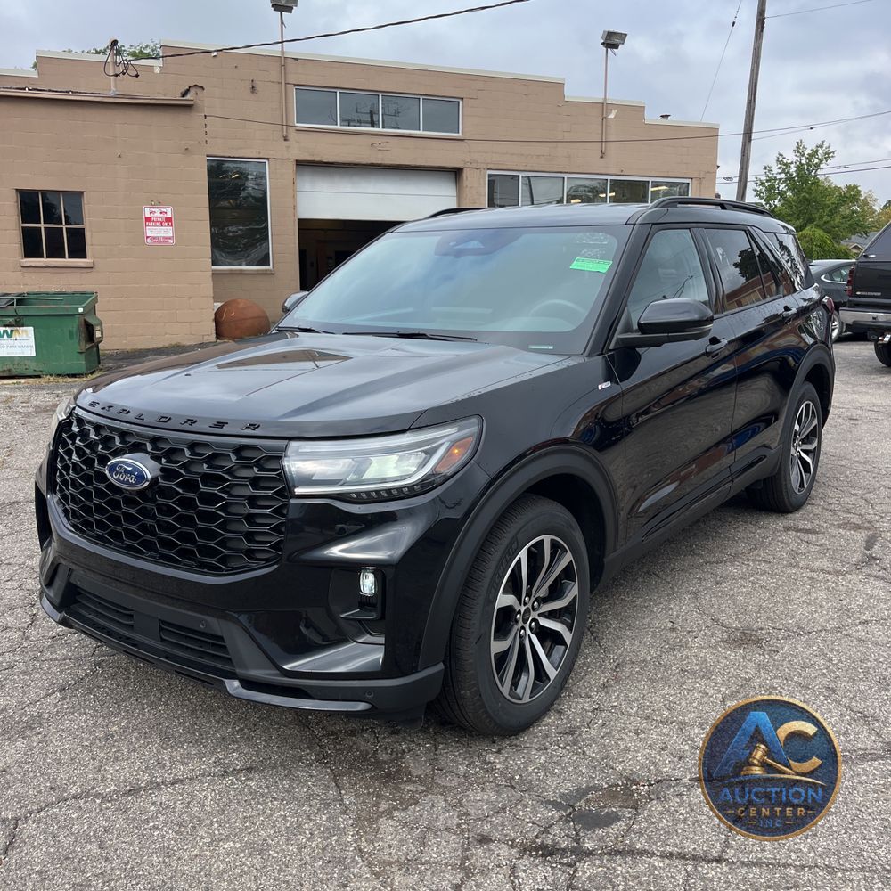 2025 Ford Explorer ST-Line