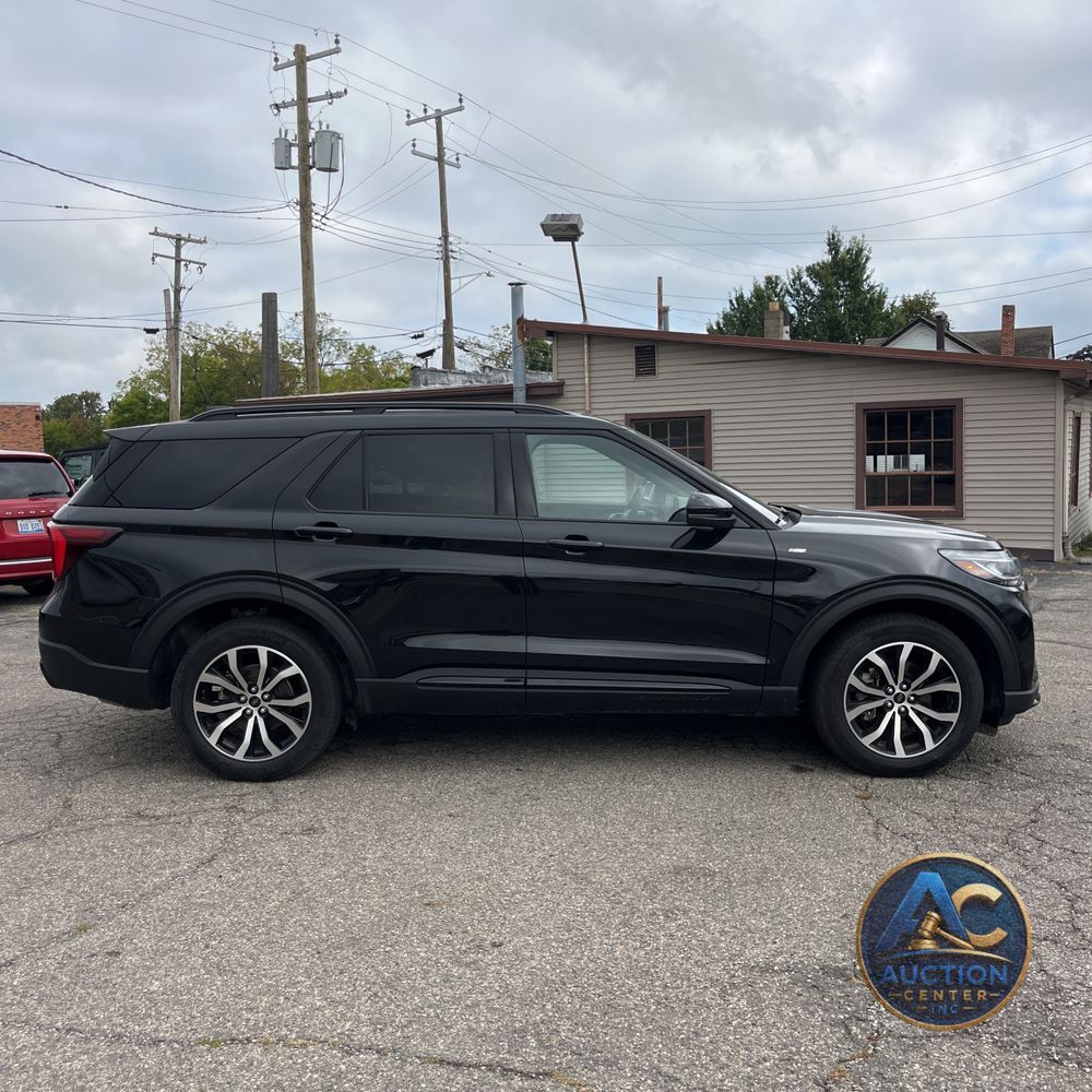 2025 Ford Explorer ST-Line