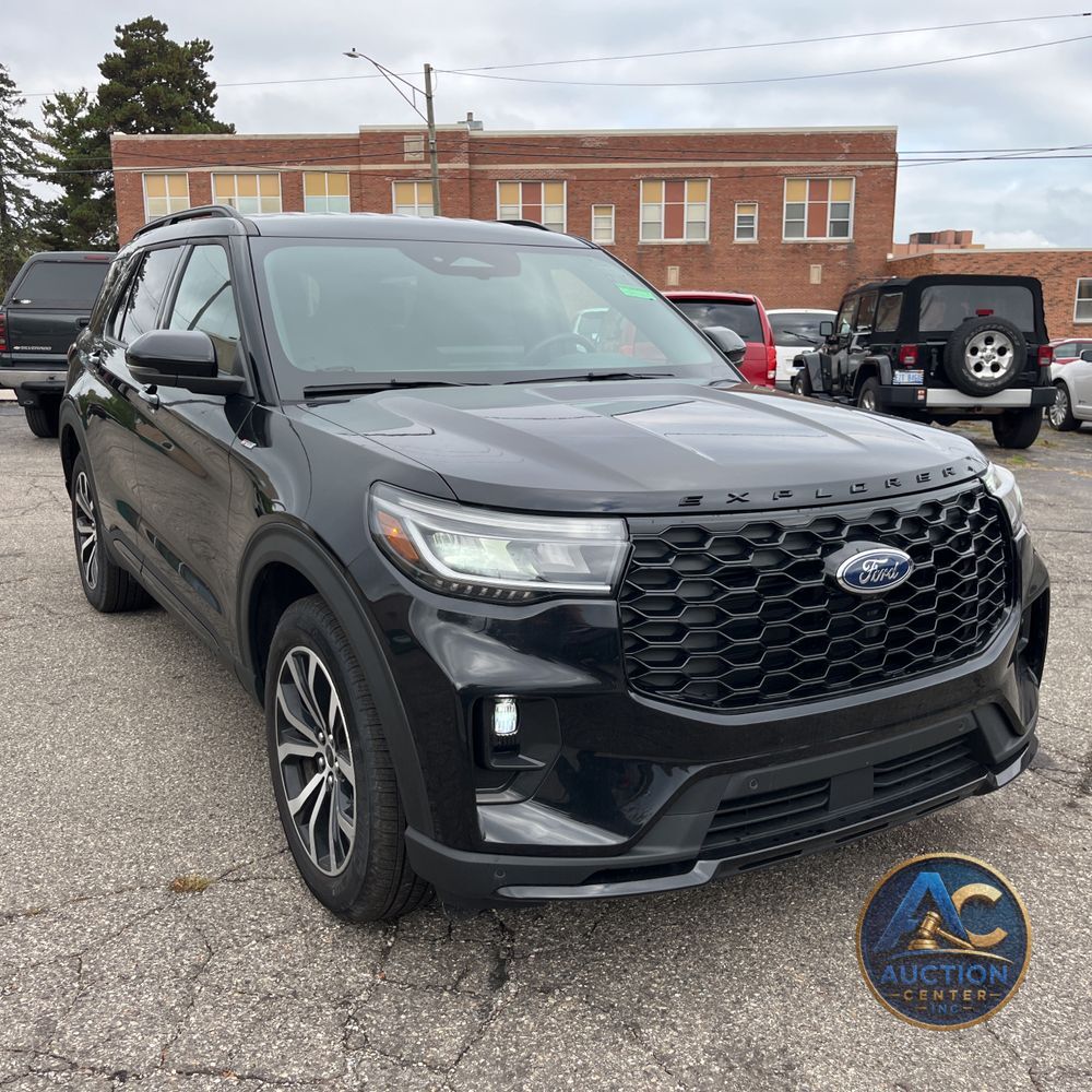 2025 Ford Explorer ST-Line