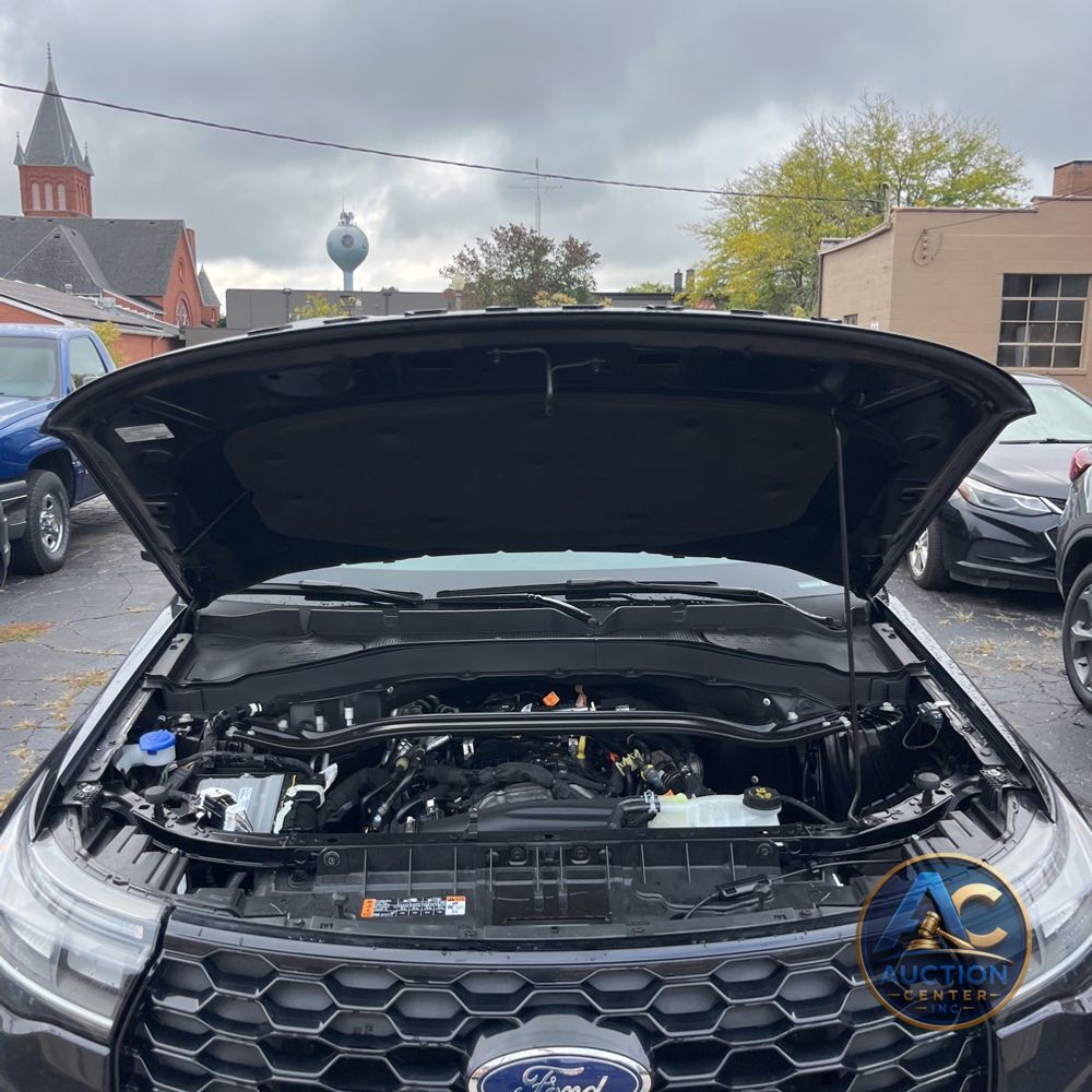 2025 Ford Explorer ST-Line