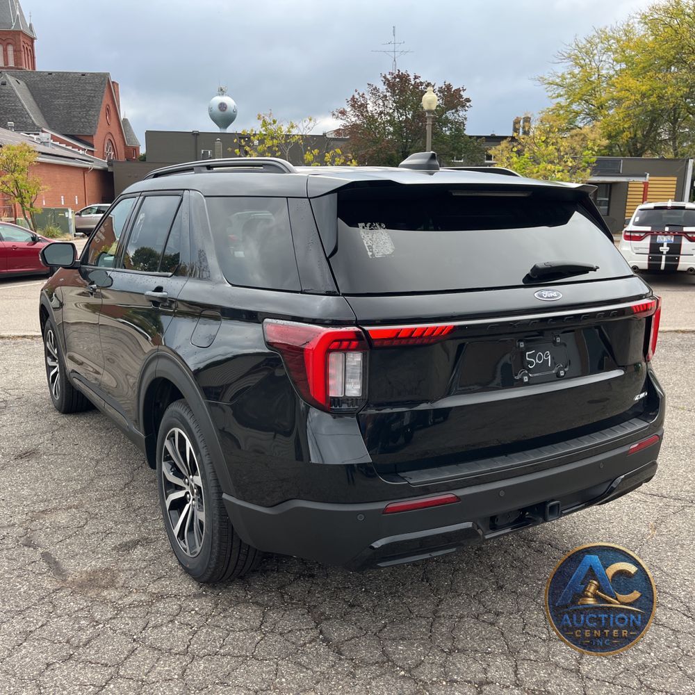 2025 Ford Explorer ST-Line