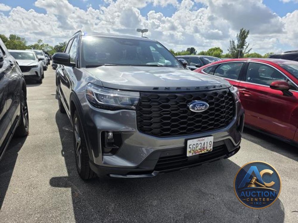 2025 Ford Explorer ST-Line