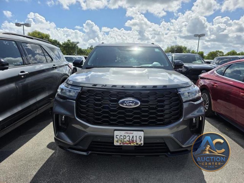 2025 Ford Explorer ST-Line