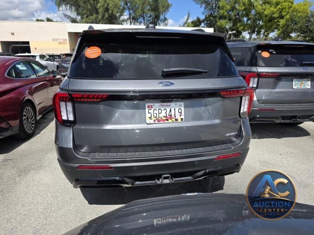 2025 Ford Explorer ST-Line