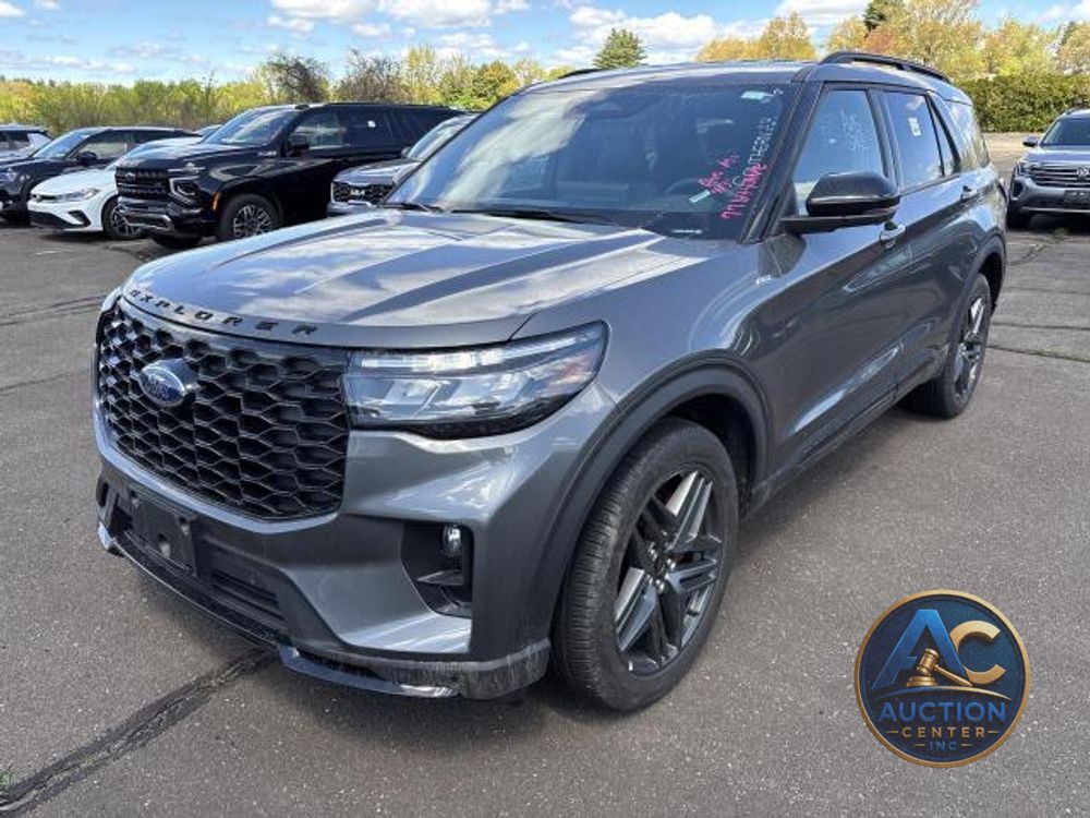 2025 Ford Explorer ST-Line