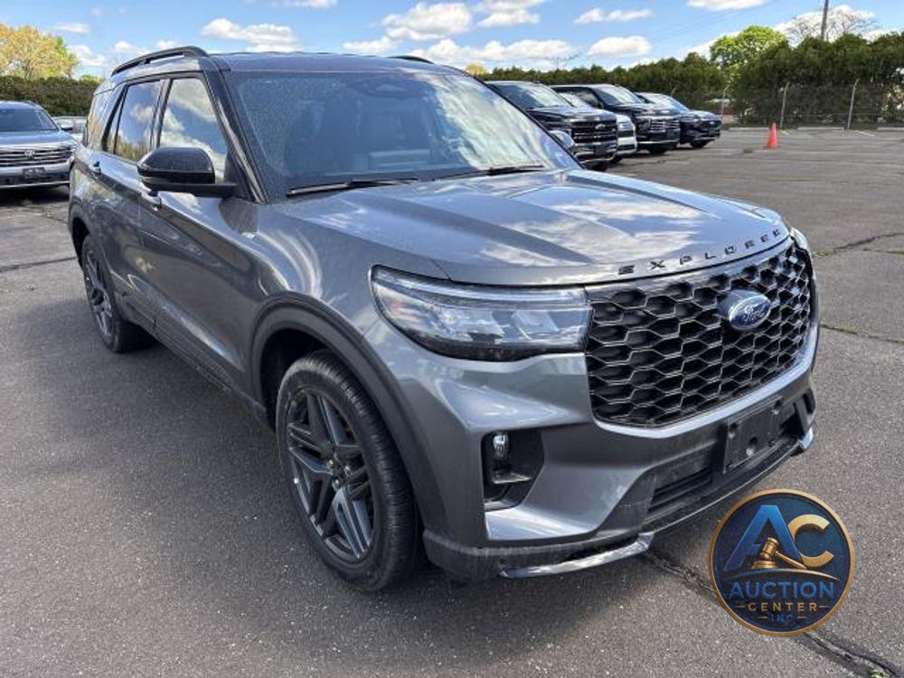 2025 Ford Explorer ST-Line