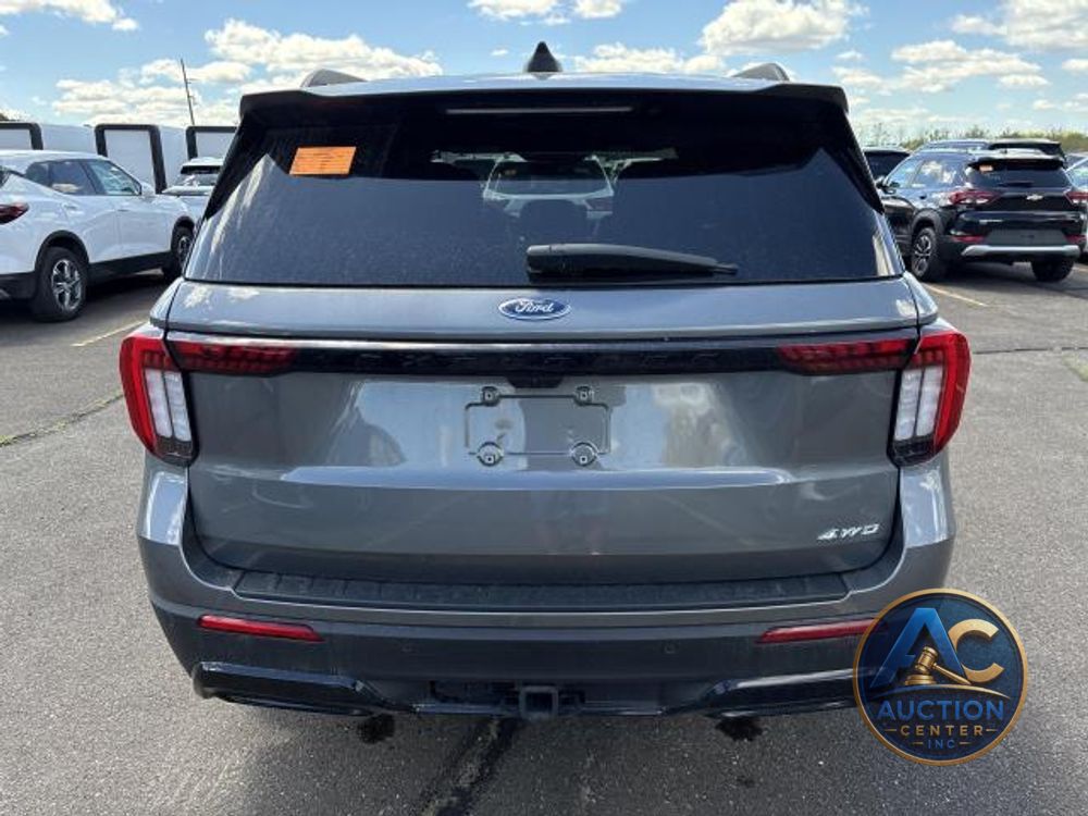 2025 Ford Explorer ST-Line