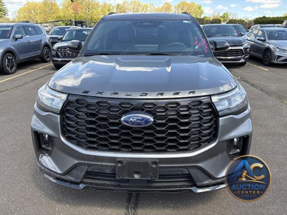 2025 Ford Explorer ST-Line