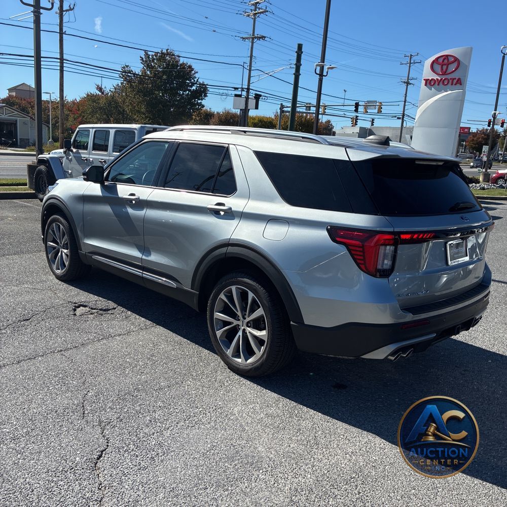 2025 Ford Explorer Platinum