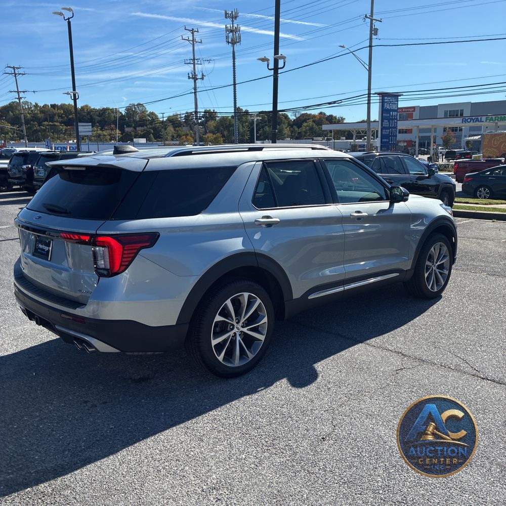 2025 Ford Explorer Platinum