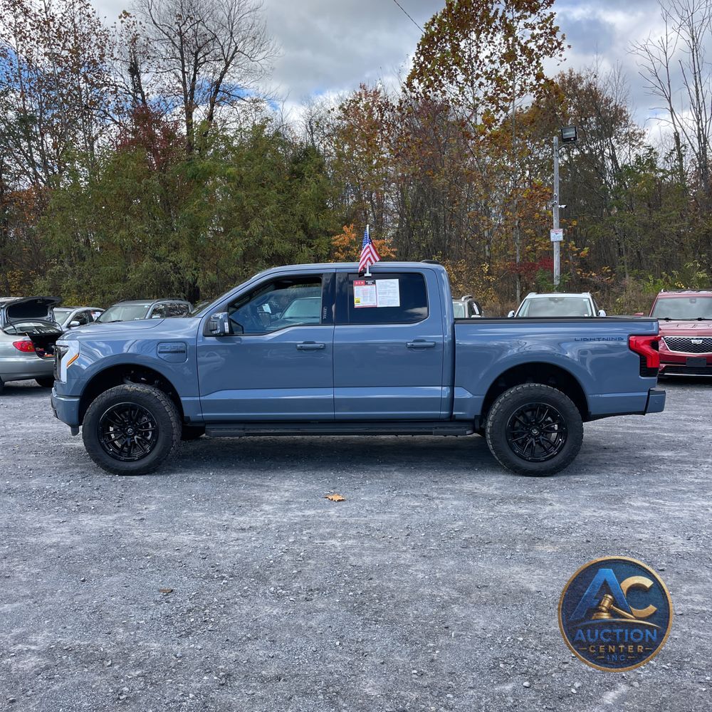 2023 Ford F-150 Lightning Platinum