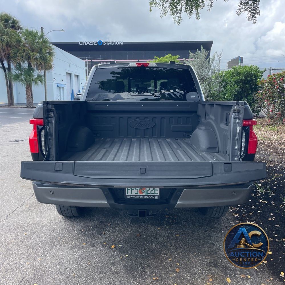 2023 Ford F-150 Lightning Platinum
