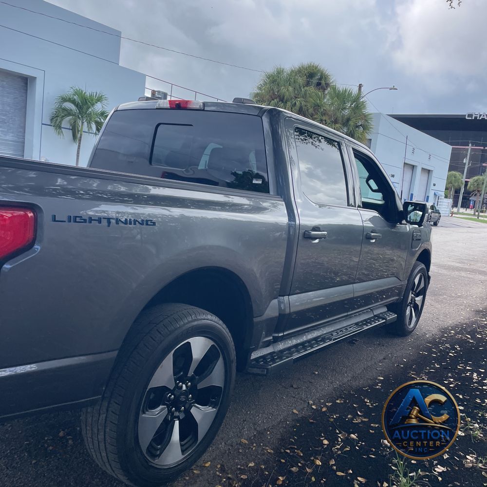 2023 Ford F-150 Lightning Platinum