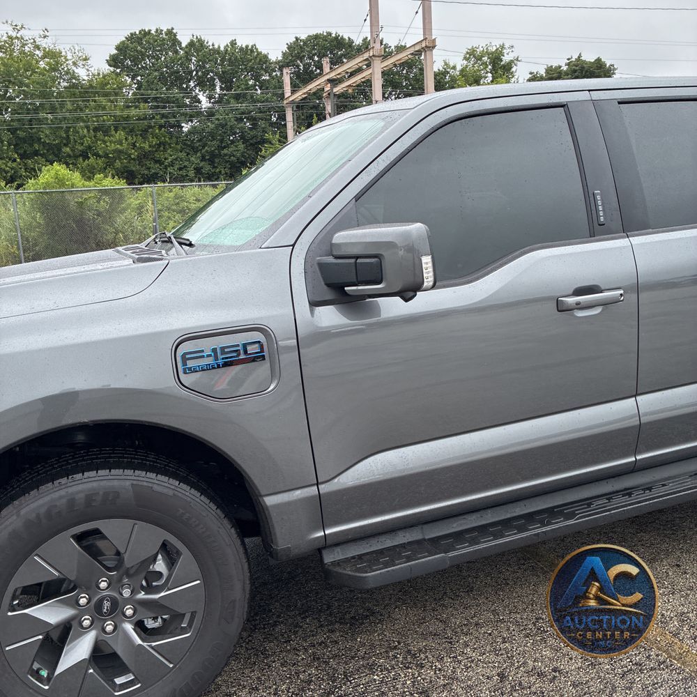 2025 Ford F-150 Lightning Lariat