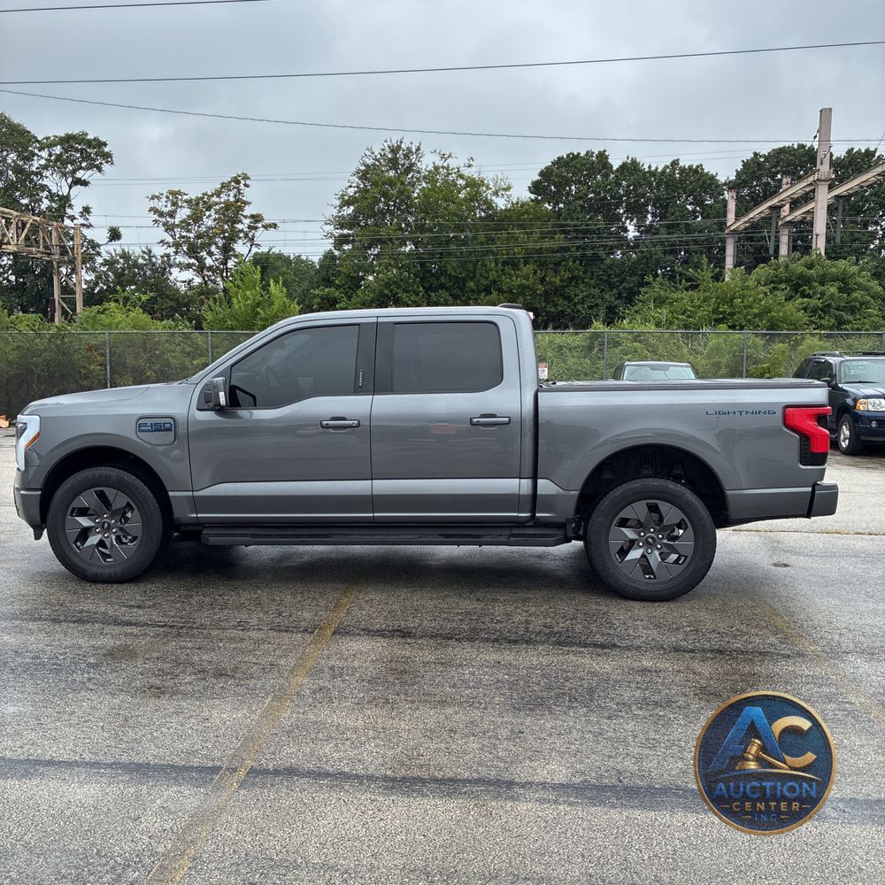 2025 Ford F-150 Lightning Lariat