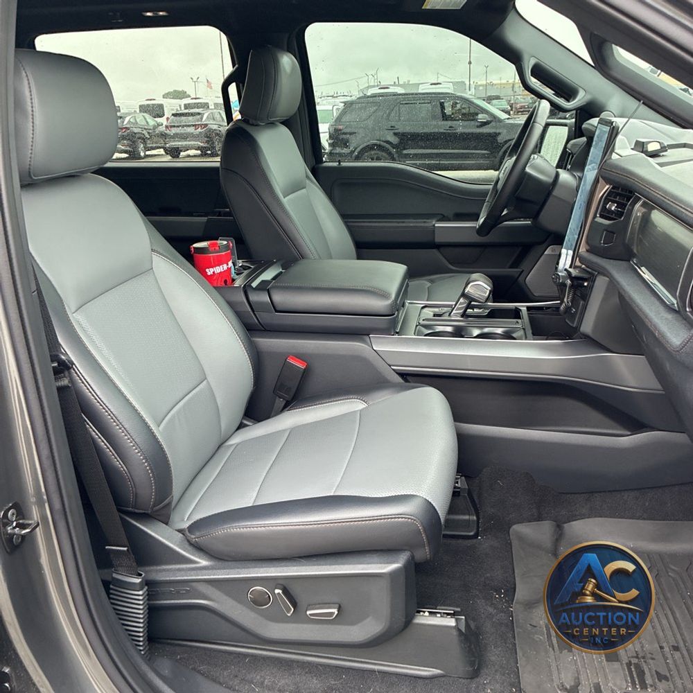 2025 Ford F-150 Lightning Lariat