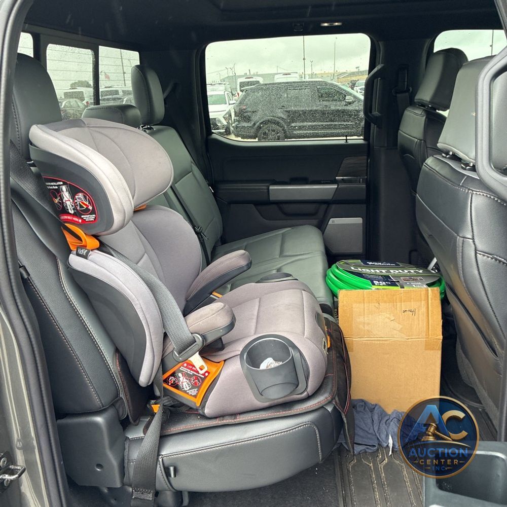 2025 Ford F-150 Lightning Lariat
