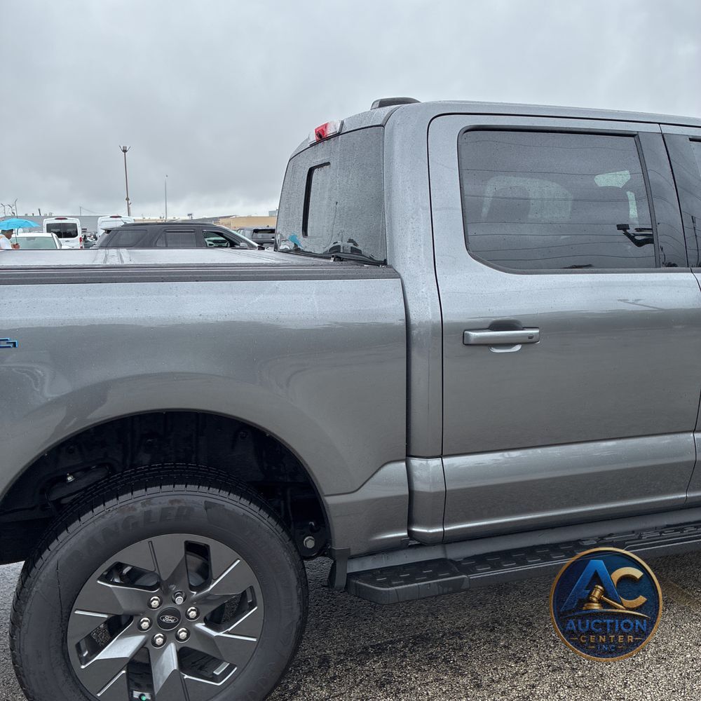 2025 Ford F-150 Lightning Lariat