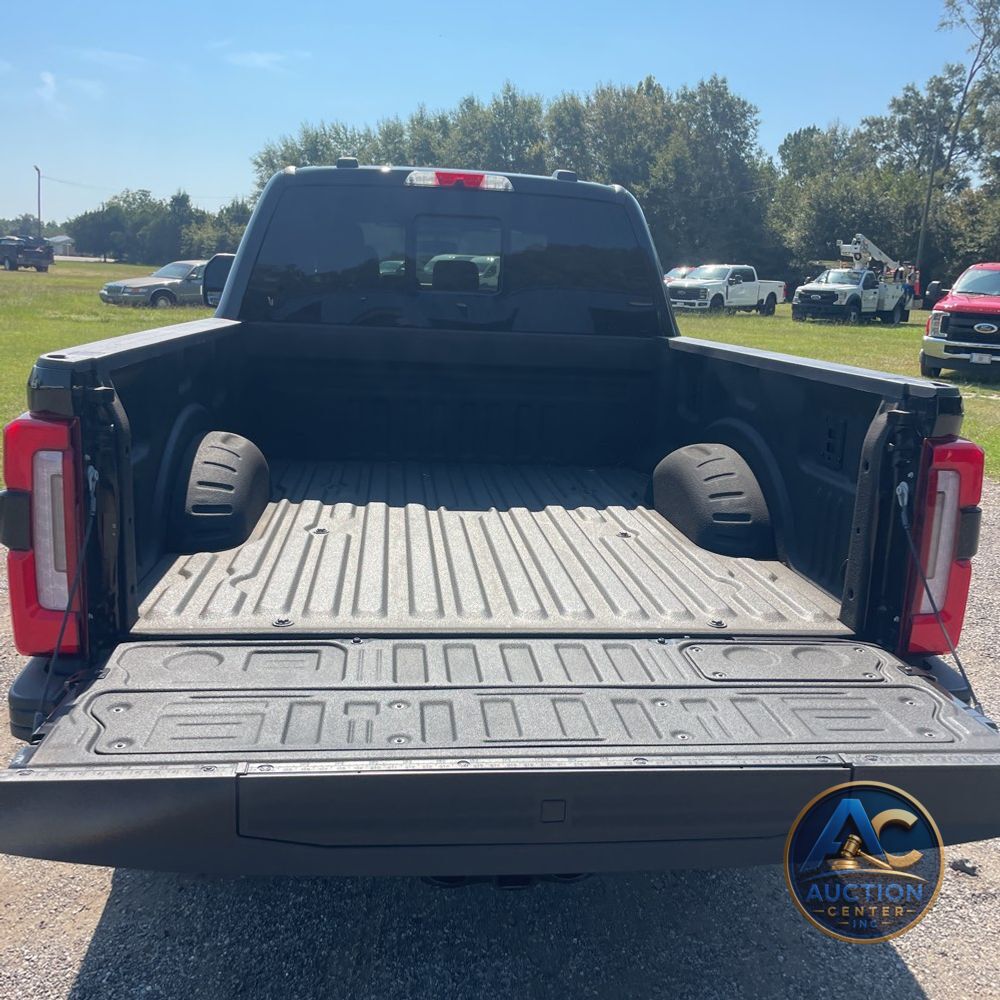 2025 Ford F-250 Super Duty Platinum