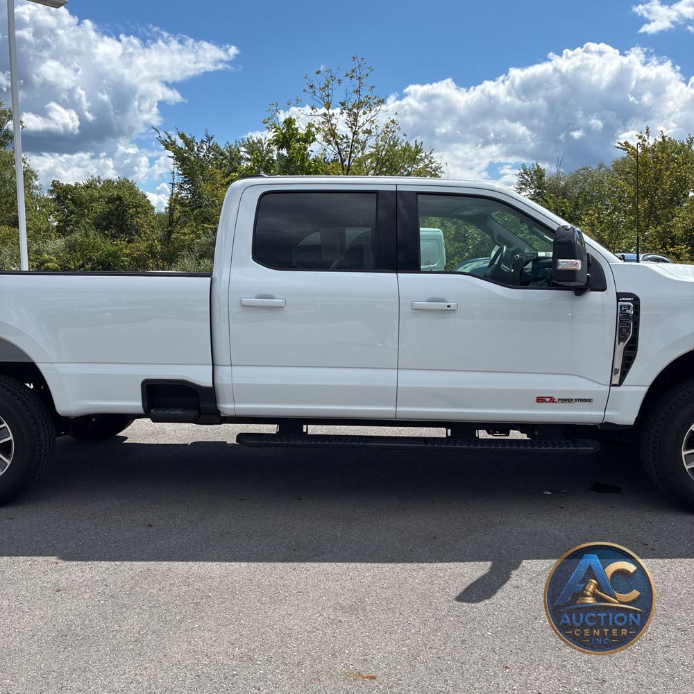 2024 Ford F350 S/D Lariat