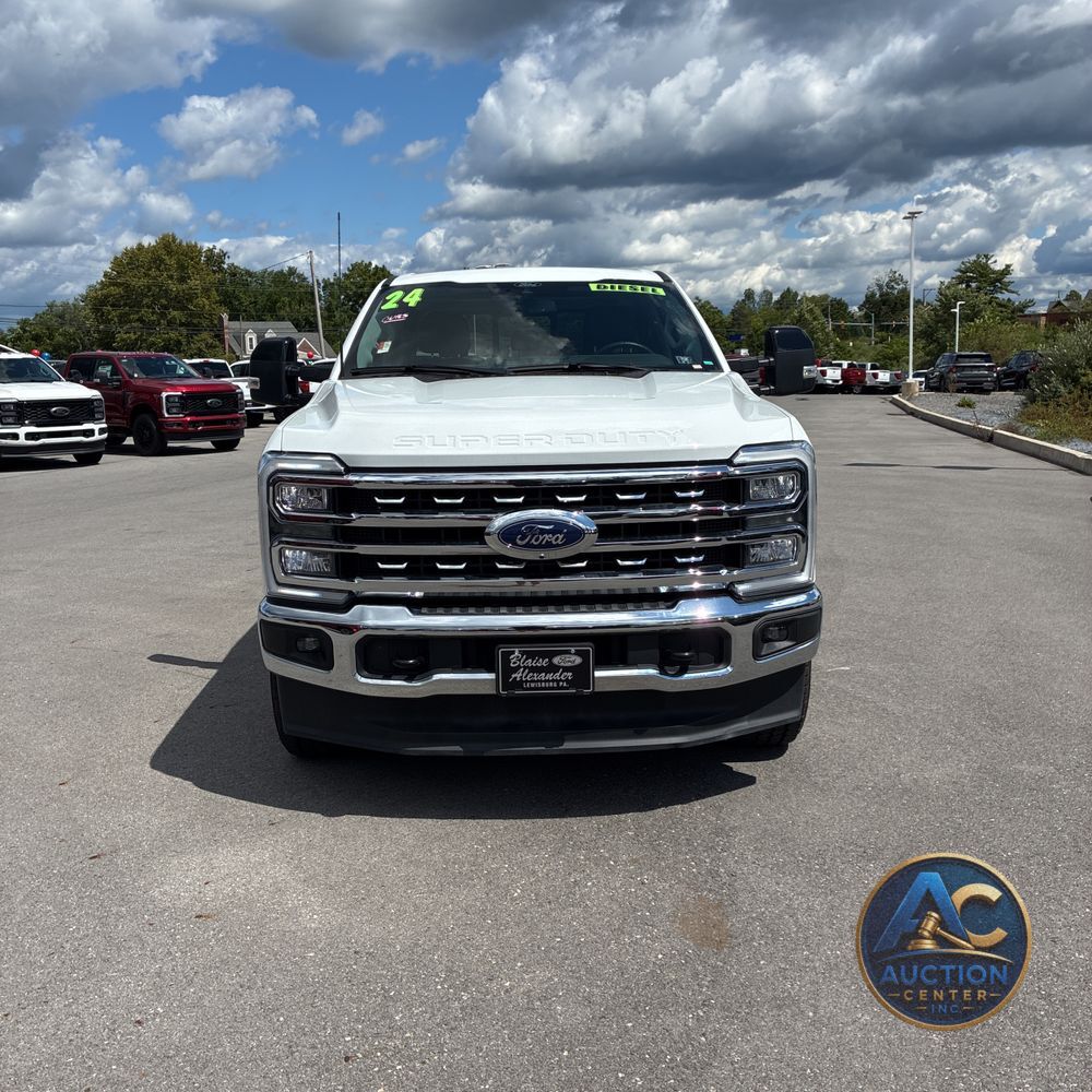2024 Ford F350 S/D Lariat