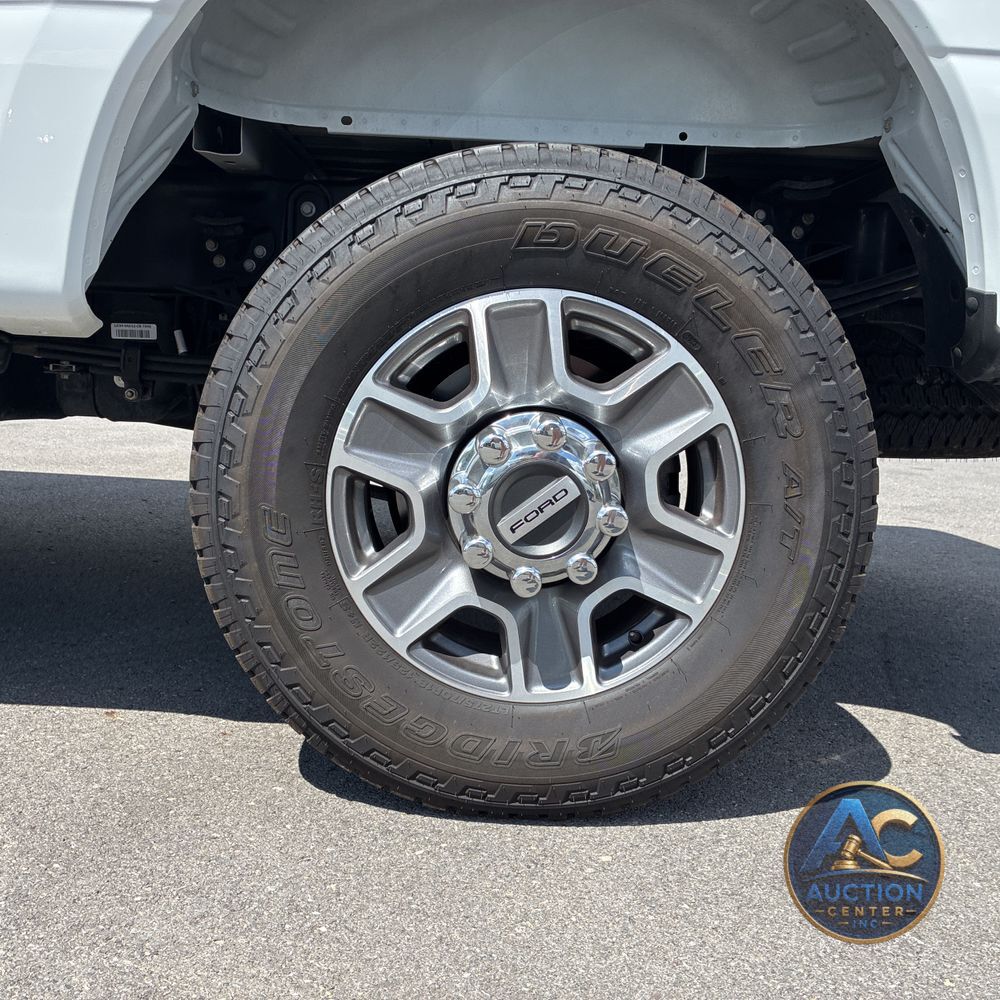 2024 Ford F350 S/D Lariat