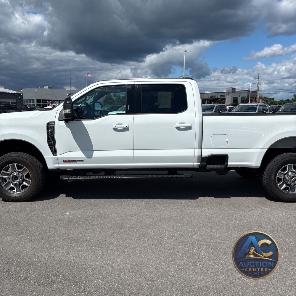 2024 Ford F350 S/D Lariat