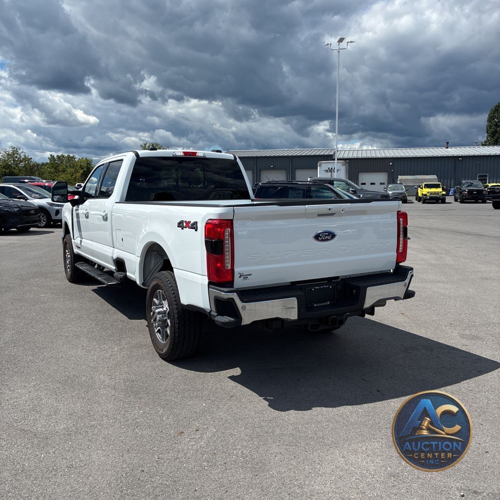 2024 Ford F350 S/D Lariat