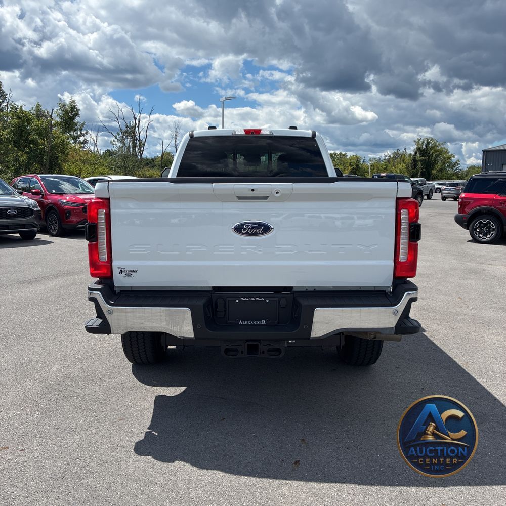 2024 Ford F350 S/D Lariat